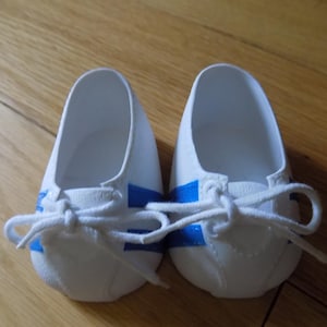 Zapatos vintage para muñecas Cabbage Patch Kids: Blancos con raya azul