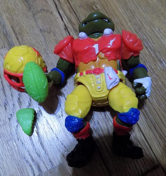 Vintage 1990s TMNT Leo T.D. Tossin' Action Figure With Accessories