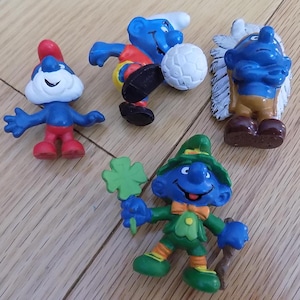 smurfs vintage 1980&#39;s leprechaun 4 leaf clover soccer Indian chief smurf action figure doll toy