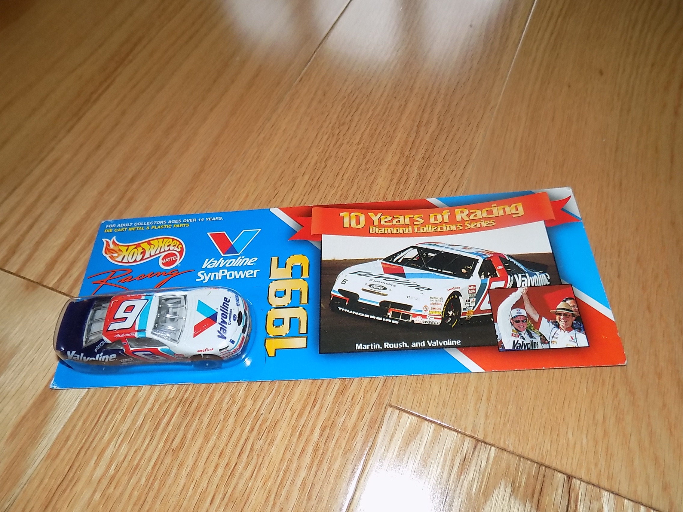 Hot Wheels Valvoline Synpower Race Car 3