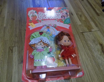 Strawberry Shortcake Berry Sweet Sleepover Strawberryland  Sealed Vintage Kenner PVC doll action figure Those Characters from Cleveland
