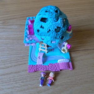 Polly Pocket Vintage Bluebird Tree house play set action figure toy doll Complete