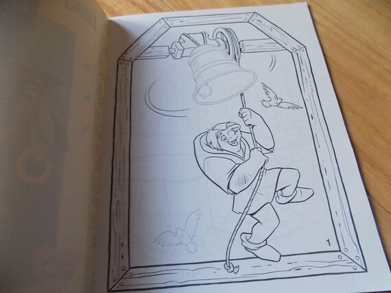 ディズニー ノートルダムの鐘 ステッカー