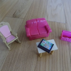 Fisher Price Loving Family Dollhouse Little Tykes People Vintage Playskool rocking chair couch table Doll House Furniture People