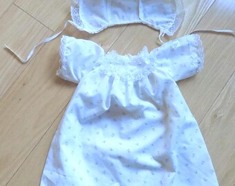Conjunto de pijama vintage CPK para bebés prematuros: Conjunto de ropa para muñeca con estampado floral color crema.