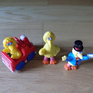 Sesame Street Vintage Big Bird Action Figure Toy Doll Cake topper