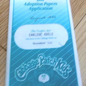 Certificato di nascita dei Cabbage Patch Kids, documenti di adozione, giocattoli vintage CPK, bambole, vestiti, accessori, Earlene Adele
