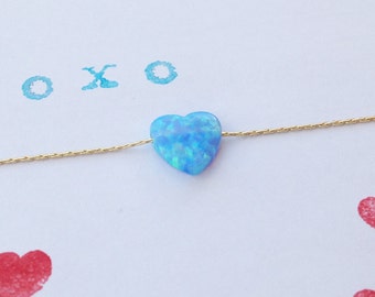 Collier de coeur d’opale, collier de coeur, collier d’or, collier argenté de coeur d’opale, opal de coeur planant, collier bleu d’opale