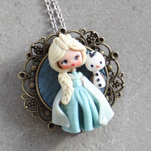 elsa Frozen, Disney Kette, Polymerclay anhänger, kawaii kette, figurine, kawaii kette, figurine, polymerclay kette Bild 1