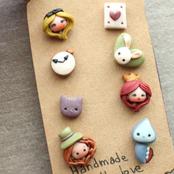 Pendientes de botón de Alicia, arcilla polimérica, pendientes de lóbulo chibi kawaii, Disney, conejo, Gato de Cheshire, Reina de Corazones