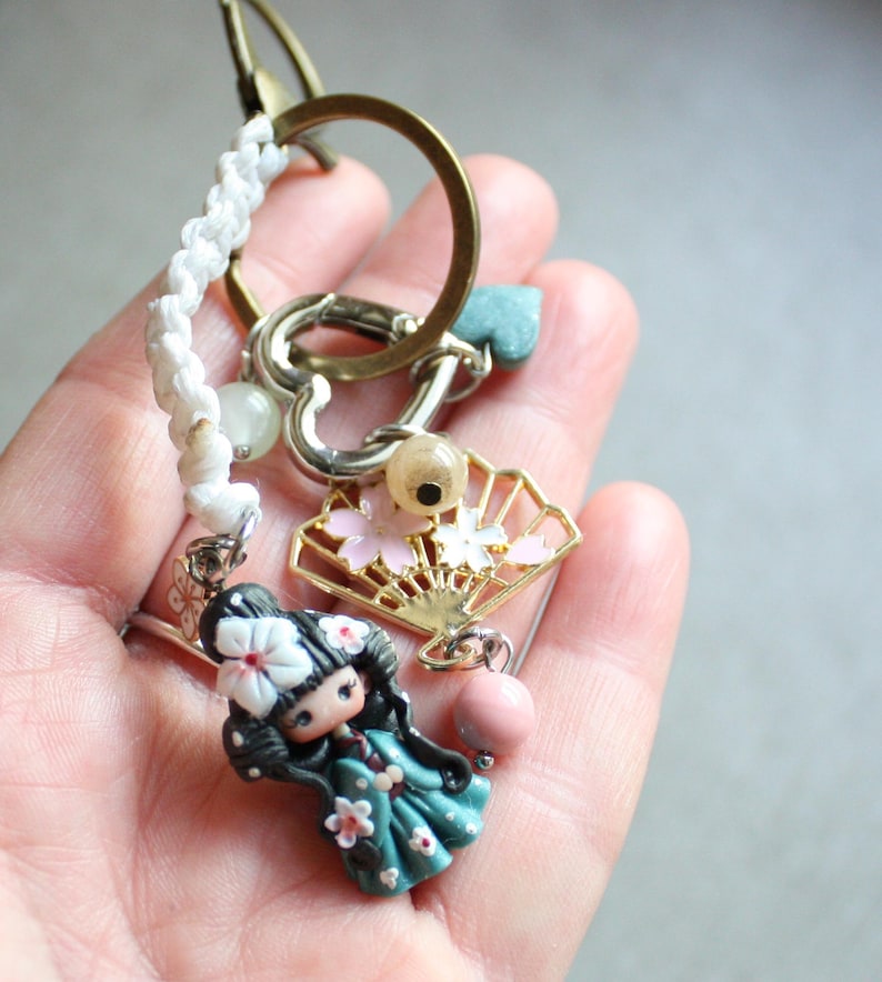 bronzen tasbedel met pop van polymeerklei, kawaii-sleutelhanger, kleigeisha, beeldje, chibi, liefhebbers van japan afbeelding 1