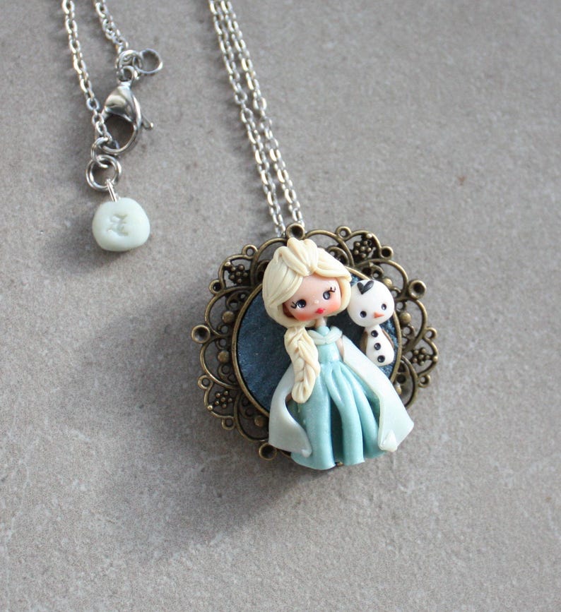 elsa Frozen, Disney Kette, Polymerclay anhänger, kawaii kette, figurine, kawaii kette, figurine, polymerclay kette Bild 2