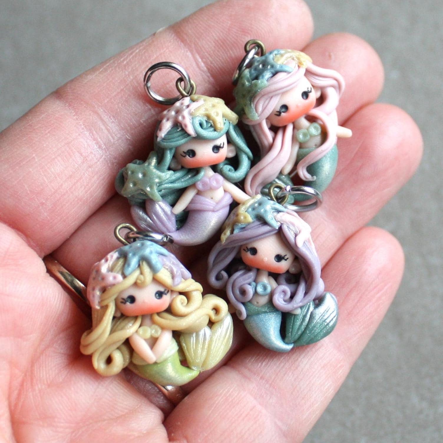 Porte-clés / Bijou De Sac ButterflyBIJOUX – Agate Rose – Queue De Sirène Irisée – Unique