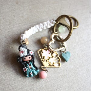 bronzen tasbedel met pop van polymeerklei, kawaii-sleutelhanger, kleigeisha, beeldje, chibi, liefhebbers van japan afbeelding 4
