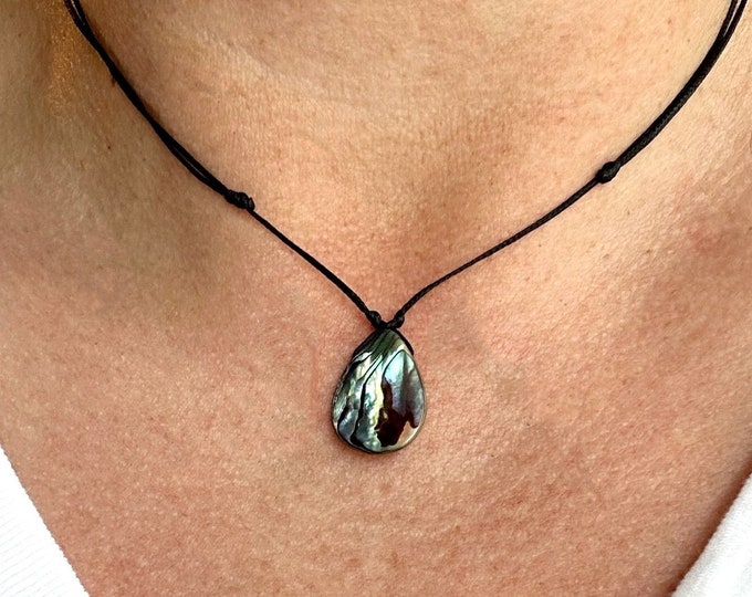 Abalone Shell Pendant Necklace, Beach Jewelry, Ocean Nature Inspired, bohemian Paua Shell choker, adjustable cotton cord necklace