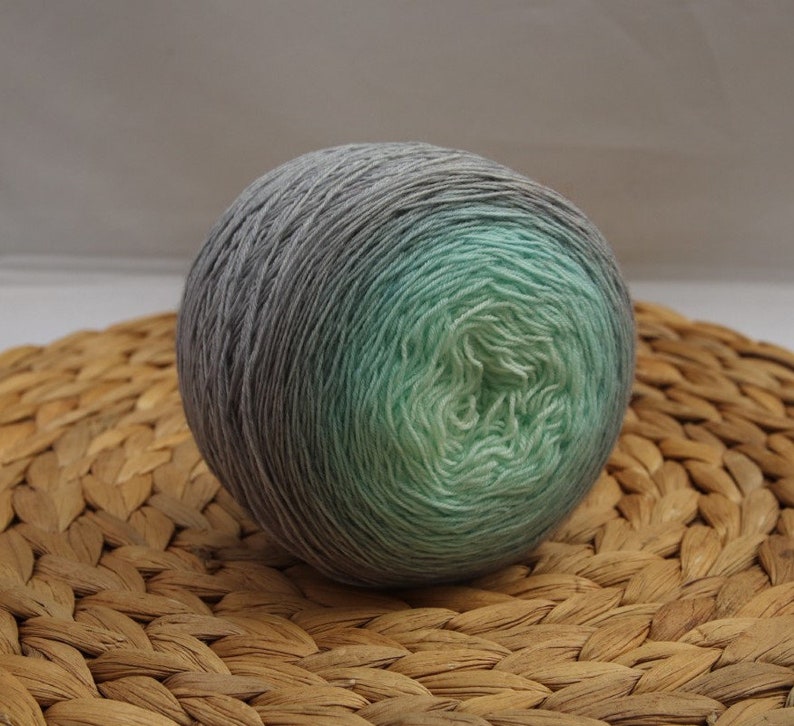 on merino wool base colorway \u00c1ron Hand dyed gradient Kulau - 700m100g 13