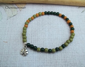 Delicate Bracelet Monstera Leaf Glass Beads