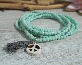 Süße Boho Kette Mint mit Peace Zeichen und Quaste Hippie