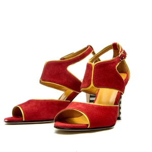 Sandales à lanières à talons hauts faites à la main rouges/ Sandales à bride à la cheville/ Sandales à bout ouvert/ Chaussures de fête/ Chaussures sexy/ Chaussures d'été/ Sandales confortables