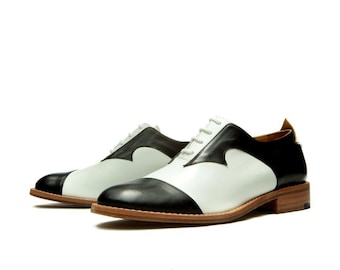 Women&#39;s Handmade black and white Oxford shoes/ Womens Brogues/ Flat shoes/ Comfortable shoes/ Vintage shoes/ unique shoes