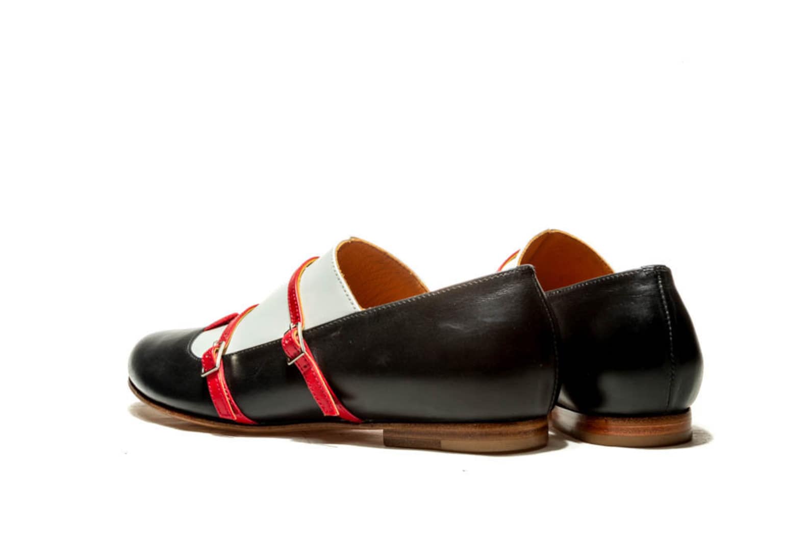 ballet flats/ black leather flats/ oxford shoes/ monks/ women's flats/ flat leather shoes/ buckle up shoes/ black and white/