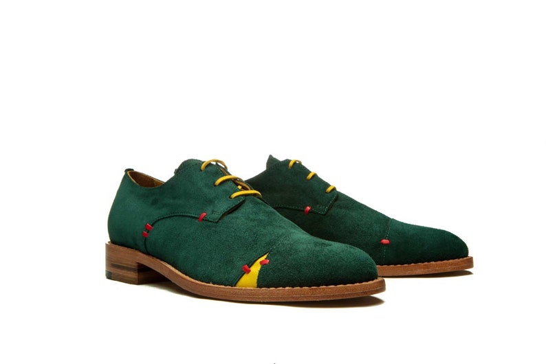 Chaussures oxford brogues jaunes pour femmes/ Chaussures hipster en cuir jaune/ Appartements à lacets faits à la main/ Chaussures de bureau jaunes/ Chaussures confortables/ Vert