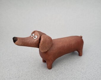 CHIEN TECKEL - Petite sculpture en argile polymère