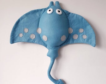 MANTA RAY - Faux Taxidermy - Felt Wall Mounted Animal Head - Marvin Manta Ray - sea theme wall decor.