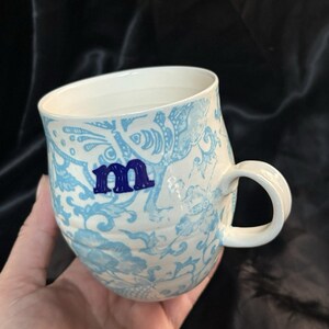 ANTHROPOLOGIE Homegrown Alphabet Monogram Ceramic Mugs Letter M Blue MINT 4" image 3