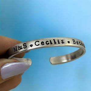 Mom bracelet with kids names, mom bracelet, bracelet with kids names, childrens name bracelets, child name bracelet, nameplate bracelet