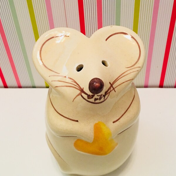 Cute mouse cheese shaker