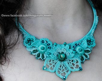 Set of lace crochet necklace and earrings. Mint jewelry. Turquoise set.