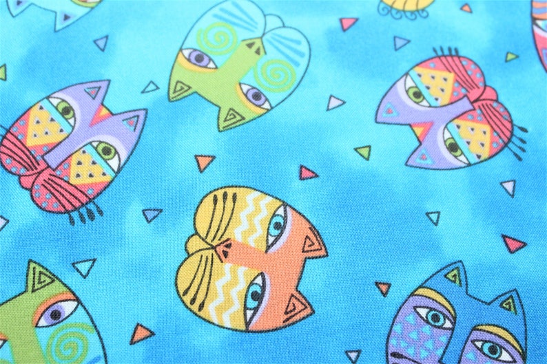 BTHY Laurel Burch Rare Oop FANTASTIC FELINES Pastel Cat Heads on Light Blue Fabric