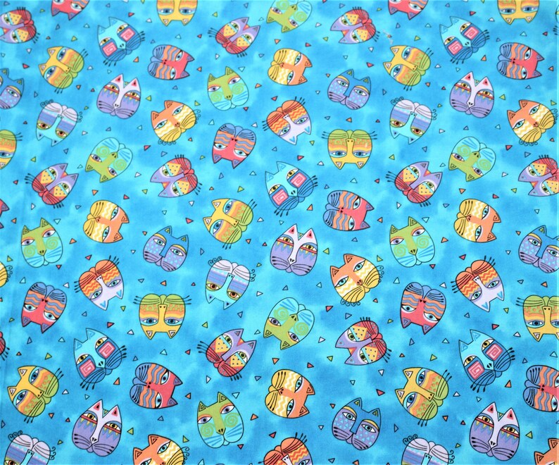 BTHY Laurel Burch Rare Oop FANTASTIC FELINES Pastel Cat Heads on Light Blue Fabric