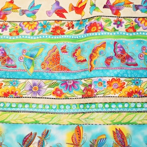 Laurel Burch FLYING COLORS II Tela de rayas de mariposas y colibríes Aqua - Por medio patio