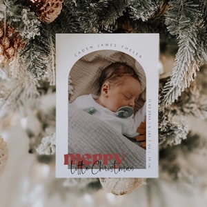 Modello di biglietto di annuncio di nascita di Natale, annuncio di nascita con foto, biglietto di annuncio di nascita invernale, biglietto fotografico per neonato, biglietto di auguri per le feste