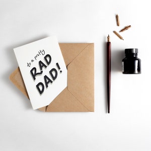 À une carte de papa Pretty Rad - approprié pour la fête des pères ou l’anniversaire - vide à l’intérieur