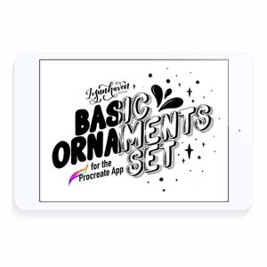 Puede incluir: Ilustración digital en blanco y negro del texto "BASIC ORNAMENTS SET" para la aplicación Procreate. El texto está estilizado con un efecto 3D e incluye un pequeño diseño de flor y estrella.