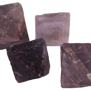 Lila Fluorit Oktaeder Stücke -4Stk Lot-1lb- Ca. Größe 1,5&quot; bis 2,5&quot; - 005