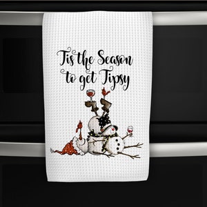 Es la temporada para obtener Tipsy Snowman Towel, , Funny Wine Towel, Tipsy Wine Snowman Towel, Snowman Kitchen Accent, Gift for Wine Drinkers imagen 2