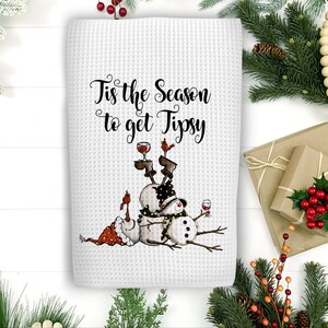 Es la temporada para obtener Tipsy Snowman Towel, , Funny Wine Towel, Tipsy Wine Snowman Towel, Snowman Kitchen Accent, Gift for Wine Drinkers imagen 3