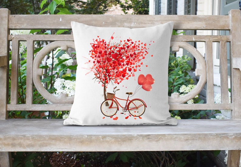 Heart and Bicycle 18x18 Pillow//Custom Pillows//Housewarming Gifts//Pillow Cover//Throw Pillow//Valentines Decor afbeelding 1