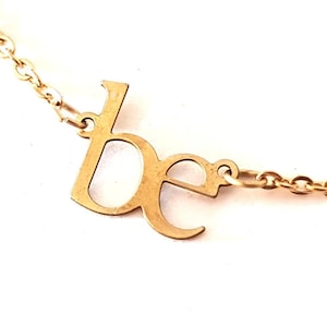 Collar inspirador BE Brave Strong con letras de latón en bruto doradas y mensaje especial, colgante para concienciar sobre el suicidio, alentar, apoyar y amar