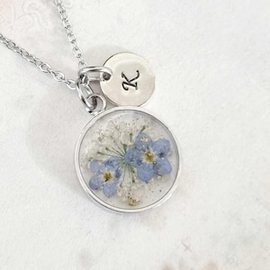 Collar de flores naturales prensadas azules "No me olvides", redondo, de acero inoxidable y plata de ley, con monograma y letra inicial, colgante conmemorativo de herbario
