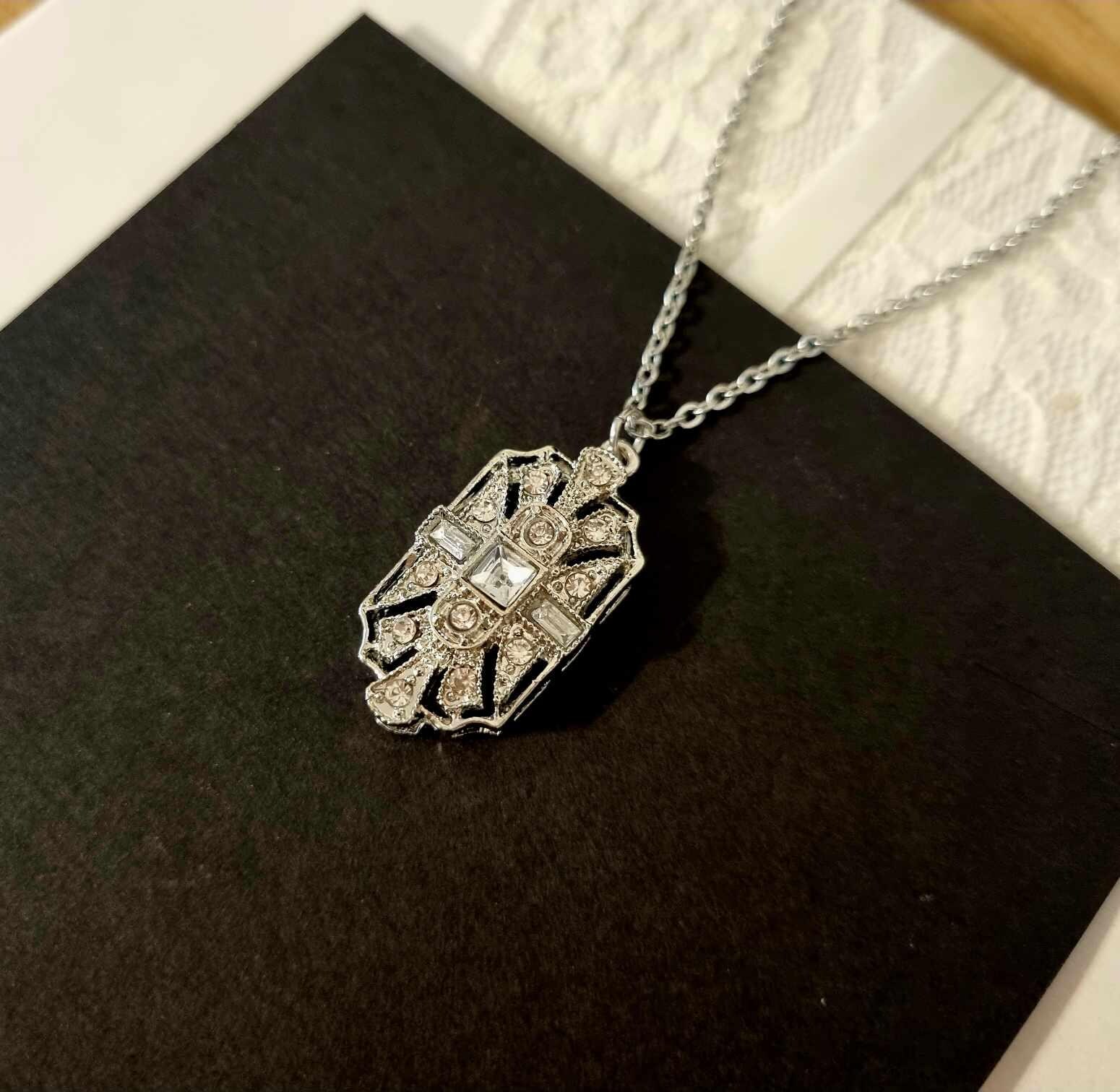 Art Deco Crystal Pendant Necklace: Vintage Gatsby Style, 18 Inch