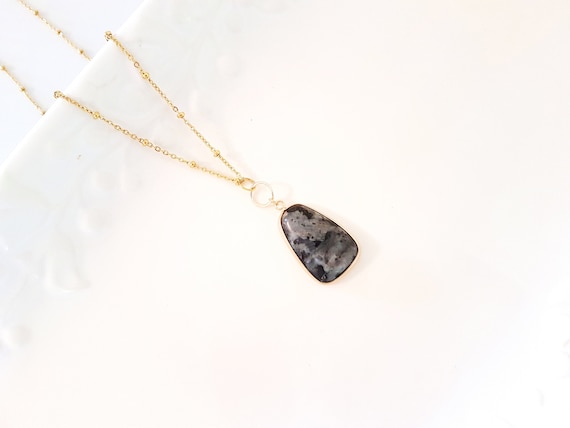 アクセサリー SECTION LARVIK STONE NECKLACE Larvikite Stone Necklace: Gold Plated Bezel, Stainless Steel Chain