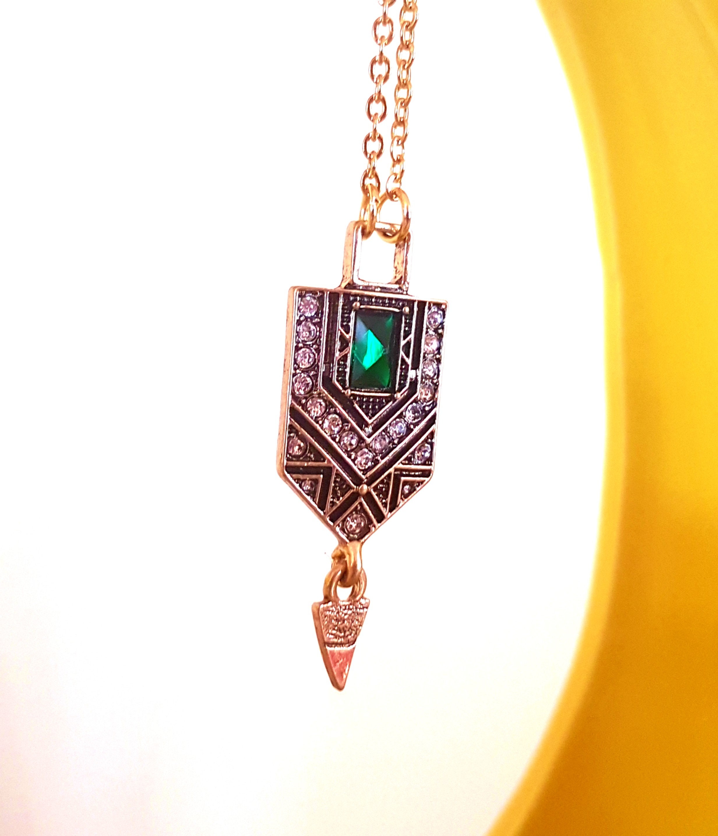 Art Deco Emerald Necklace: Gold Geometric Pendant, Vintage Style