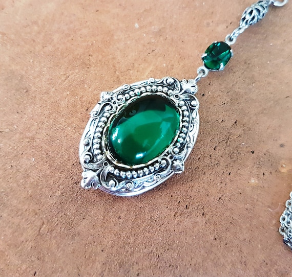 Emerald Green Victorian Locket Necklace: Ornate Photo Pendant