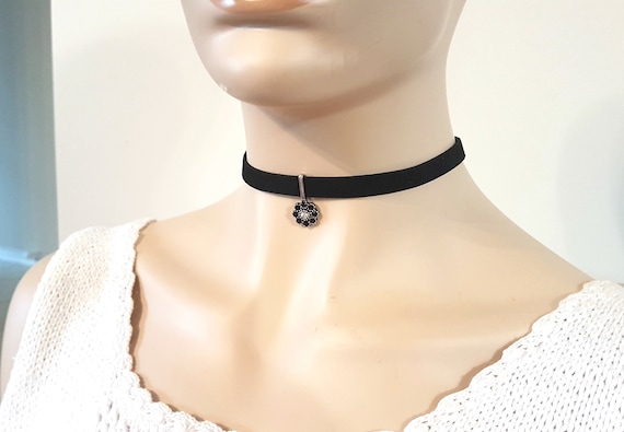 Women Choker Necklace Girls Gothic Collar Lace Velvet Chockers For Girls  And Women Black Little Silver Bells