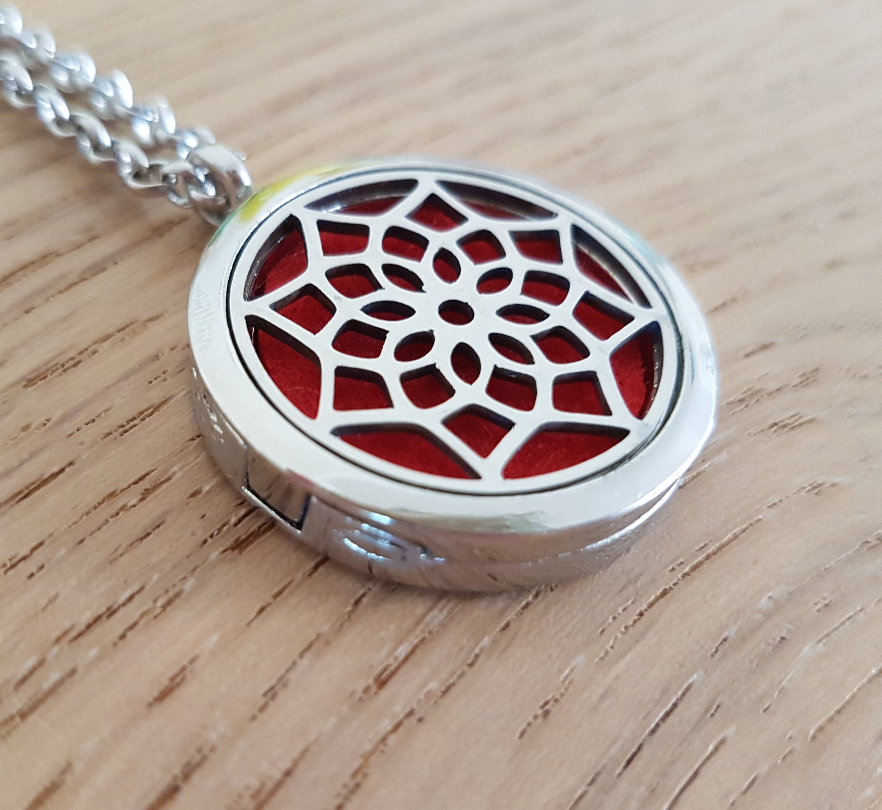 Stainless Steel Water Lily Flower Aromatherapy Diffuser Locket Pendant Necklace 